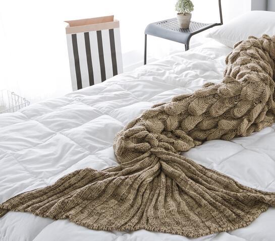 Knitted Mermaid Tail Blanket  |  soft knitted wearble blanket in under-sea-style