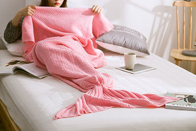 Knitted Mermaid Tail Blanket  |  soft knitted wearble blanket in under-sea-style