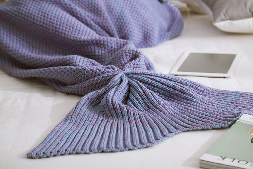 Knitted Mermaid Tail Blanket  |  soft knitted wearble blanket in under-sea-style